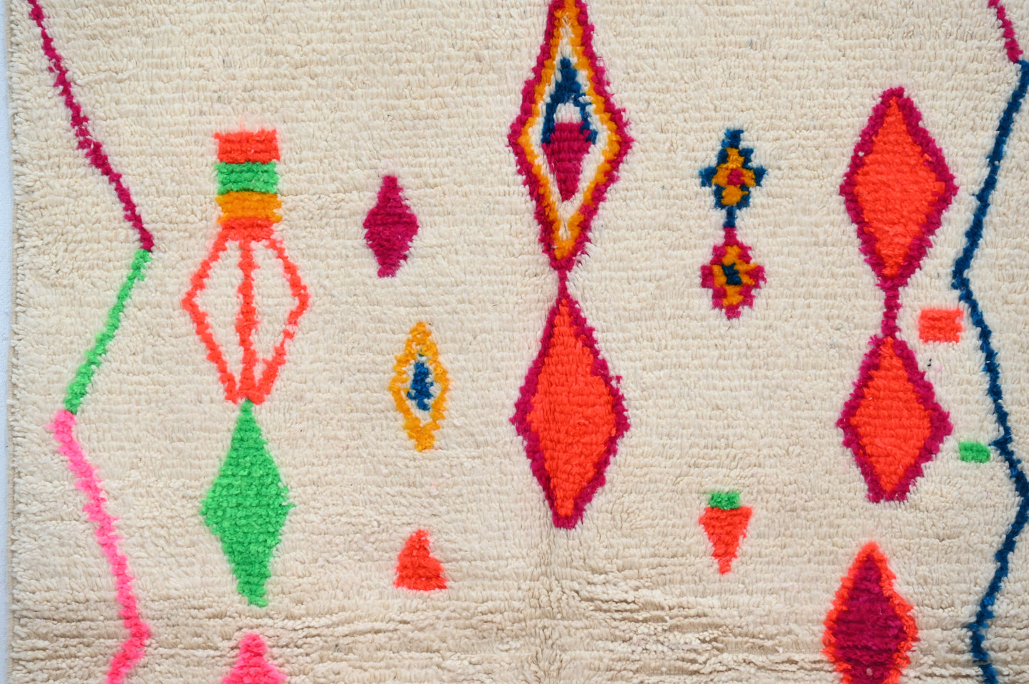 Tapis traditionnel Azilal 246 X 146 Cm