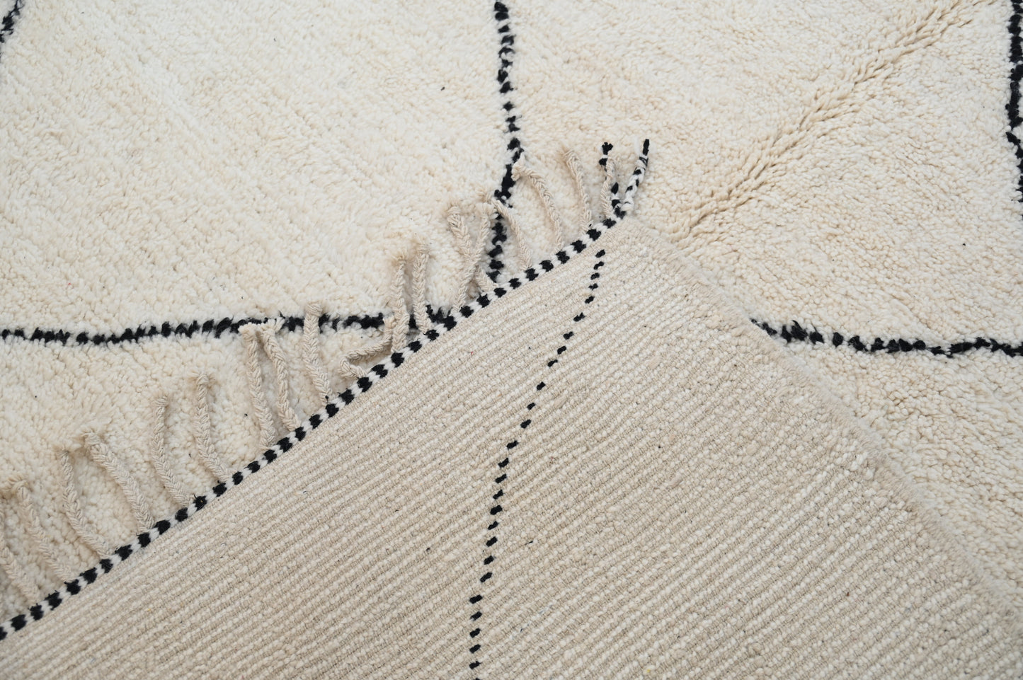 Tapis traditionnel Beni Ouarain 323 X 217 Cm