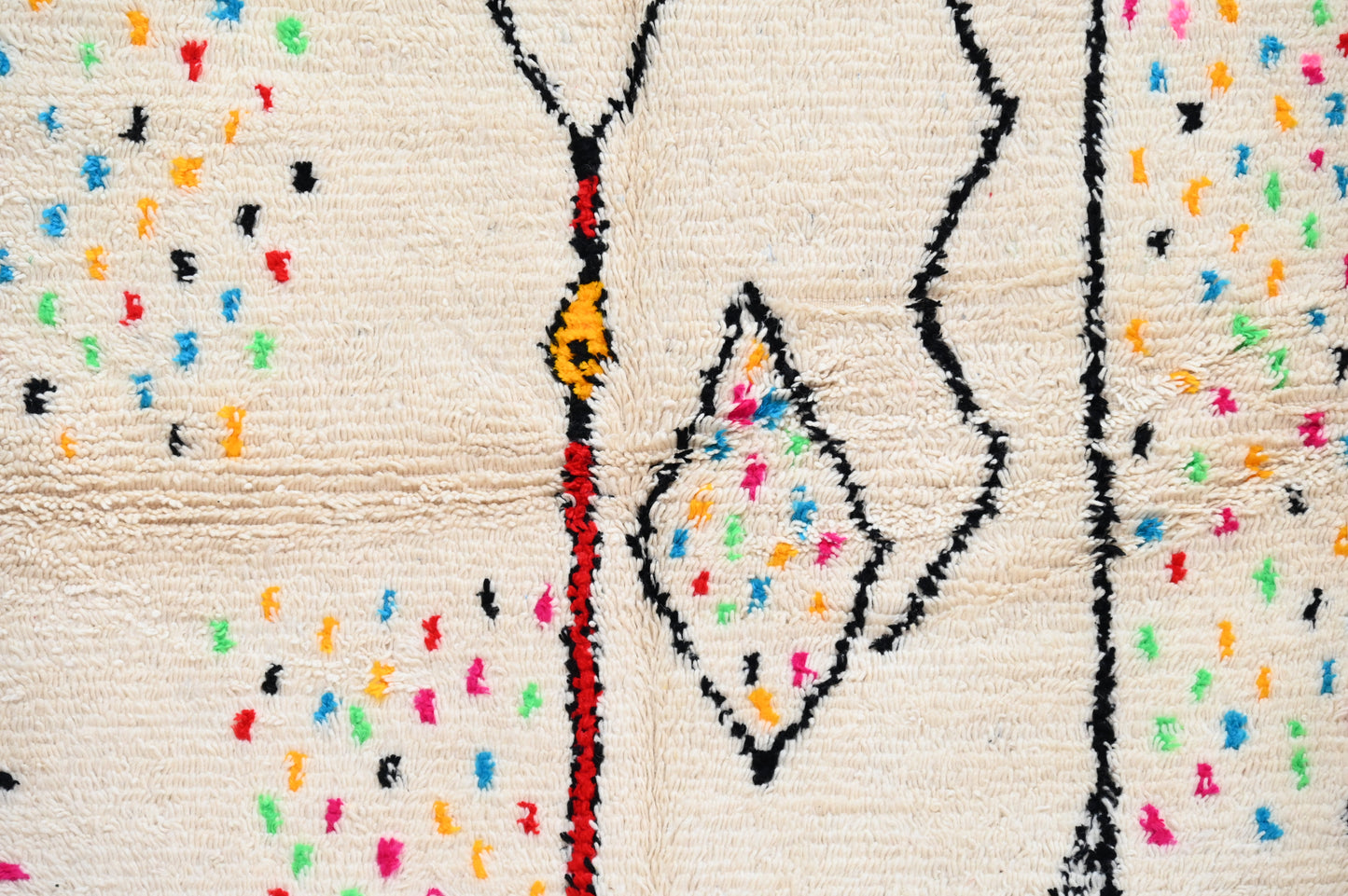 Tapis traditionnel Azilal 234 X 147 Cm