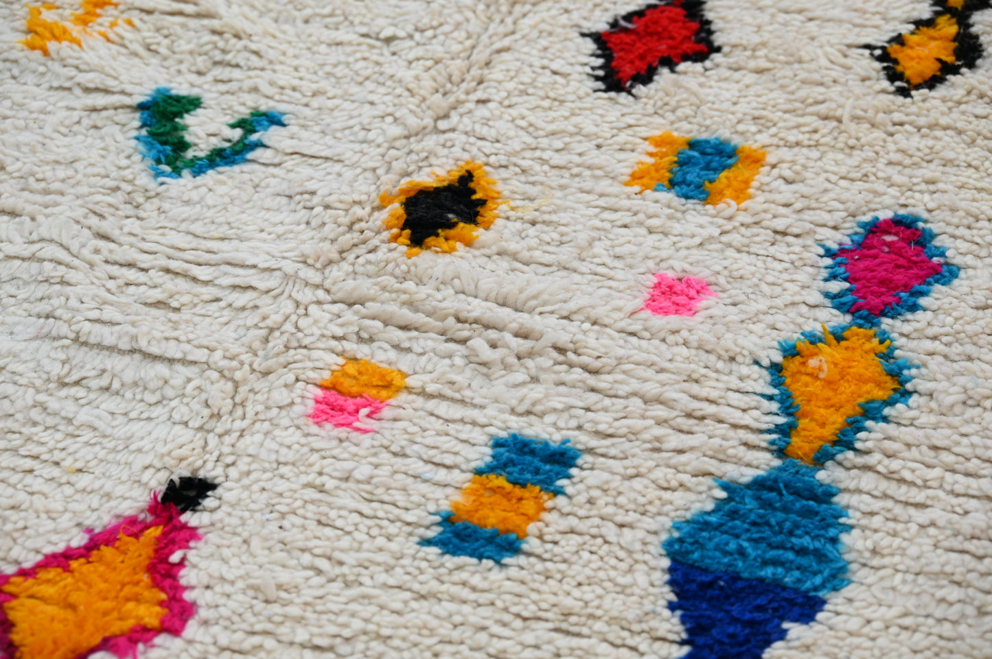 Tapis traditionnel Azilal 240 X 132 Cm