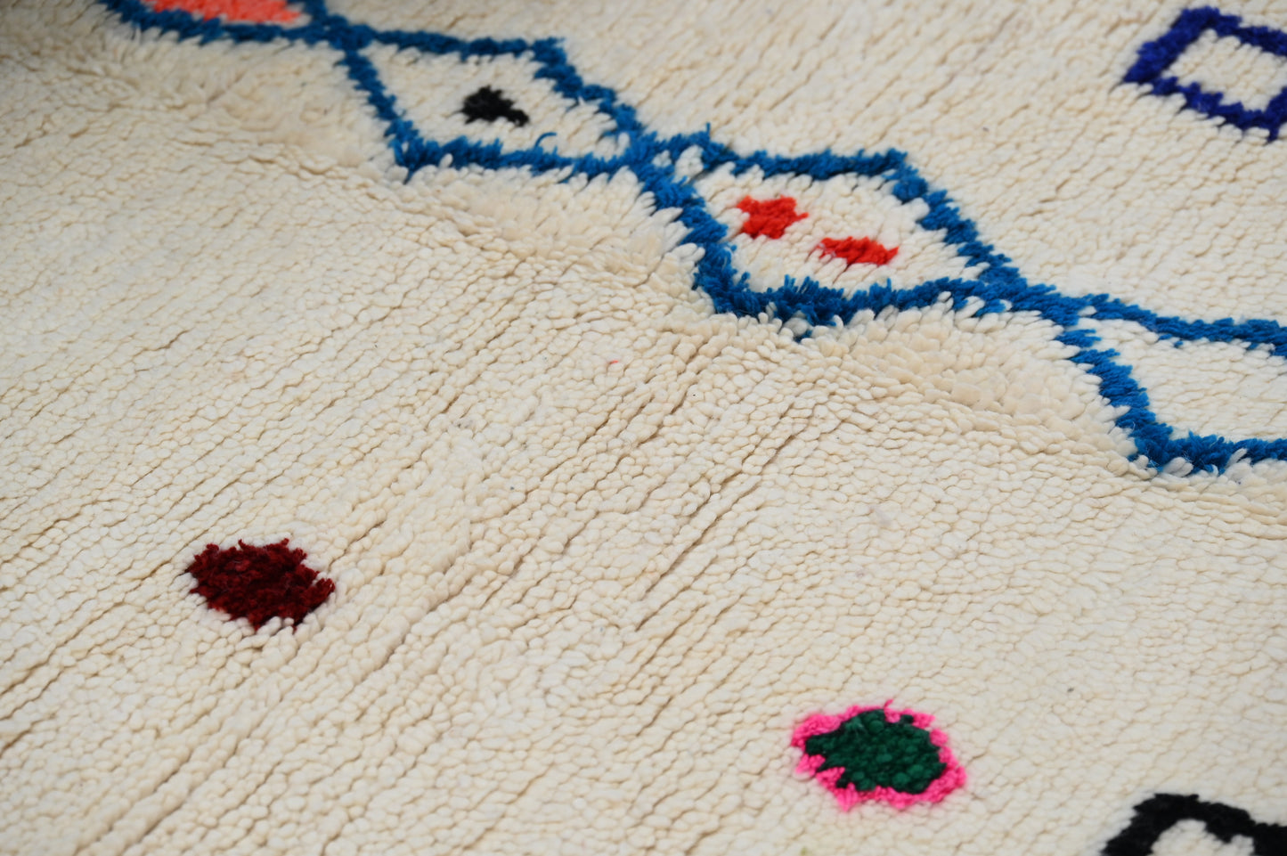 Tapis traditionnel Azilal 246 X 143 Cm