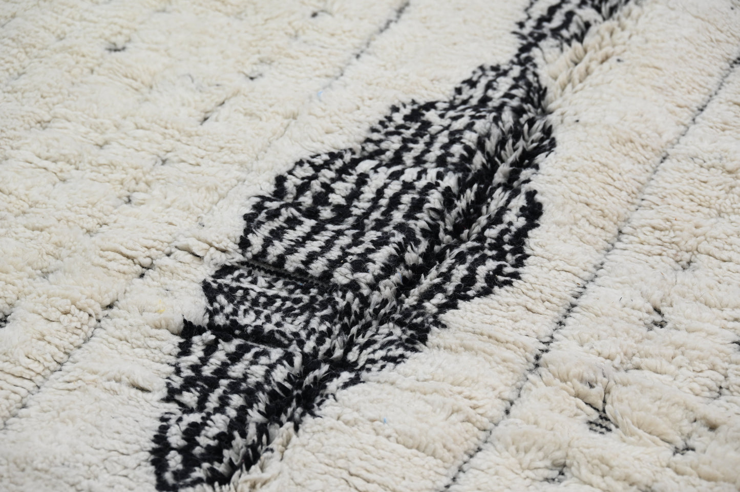 Tapis traditionnel Azilal 243 X 140 Cm