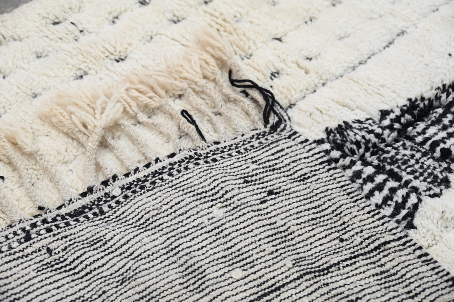 Tapis traditionnel Azilal 243 X 140 Cm