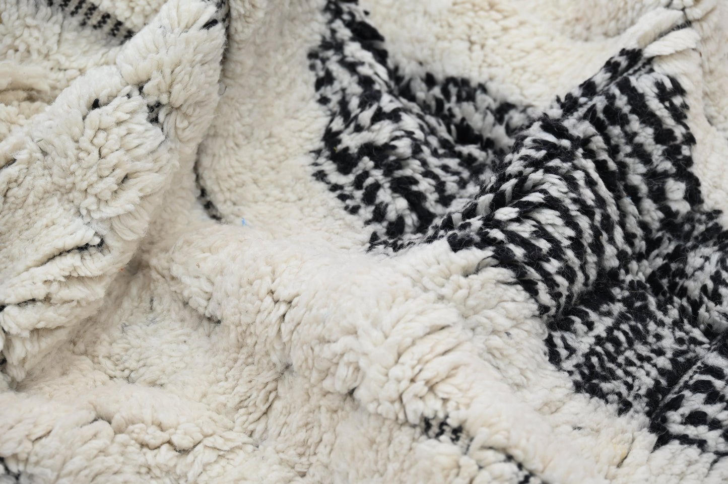 Tapis traditionnel Azilal 243 X 140 Cm