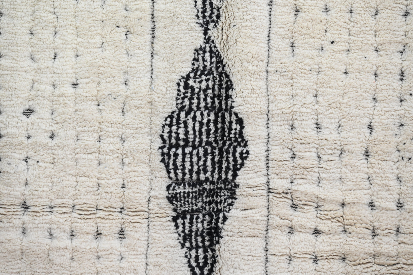 Tapis traditionnel Azilal 243 X 140 Cm