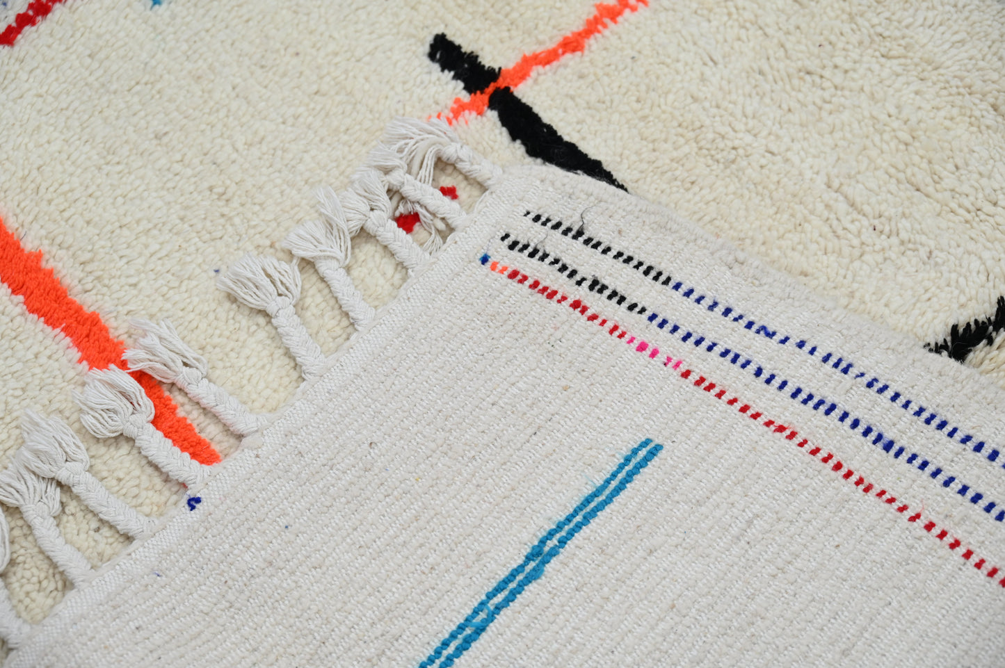 Tapis traditionnel Azilal 231 X 160 Cm