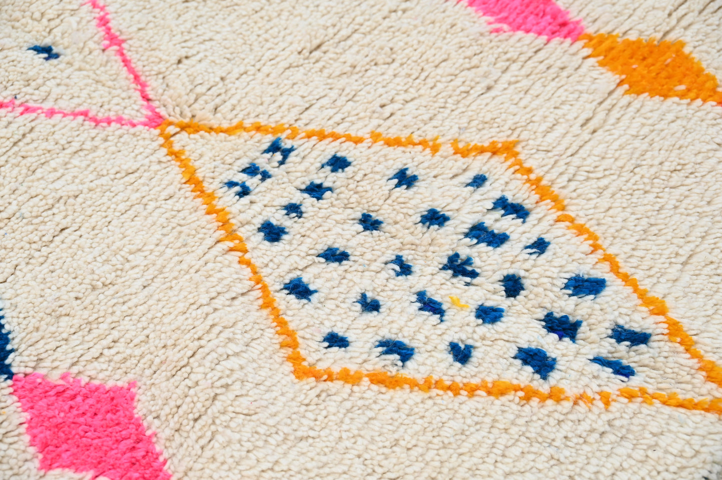 Tapis traditionnel Azilal 251 X 145 Cm