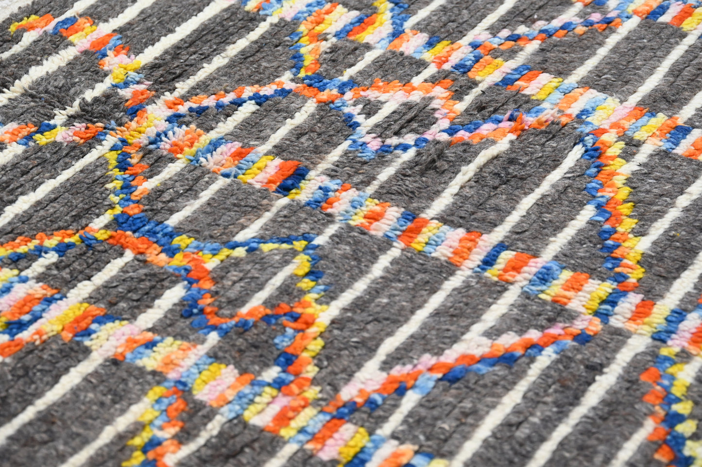 Tapis traditionnel Azilal 236 X 136 Cm