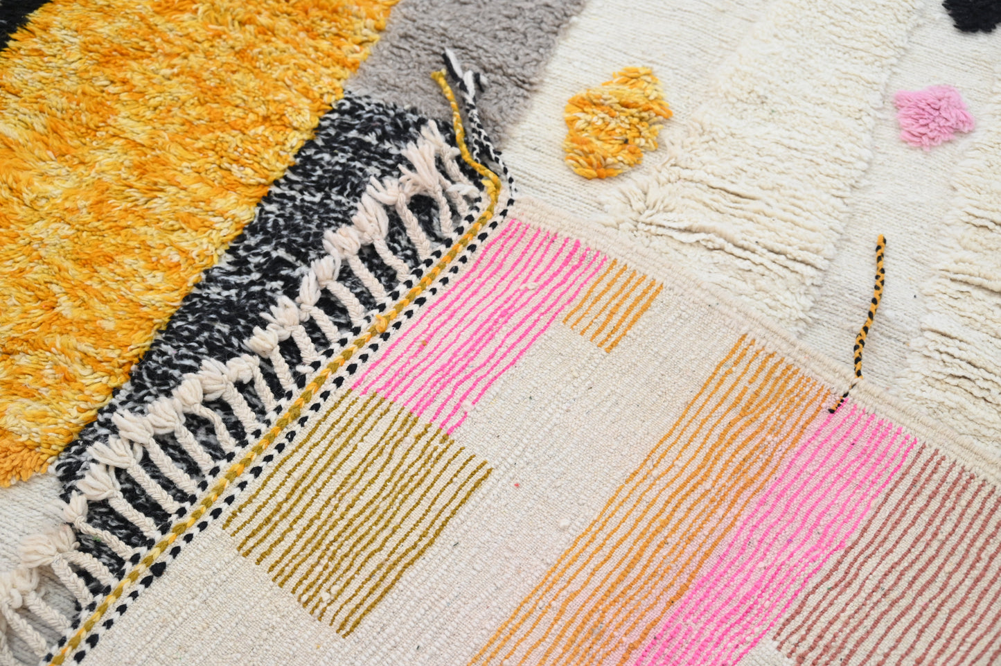 Tapis traditionnel Azilal 245 X 160 Cm