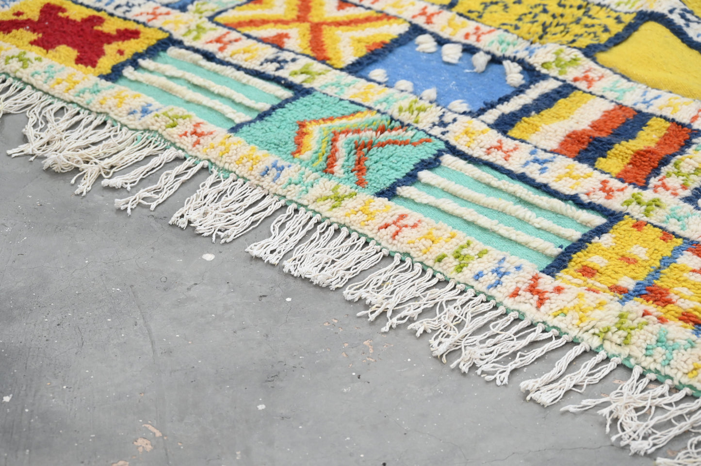 Tapis traditionnel Azilal 235 X 140 Cm