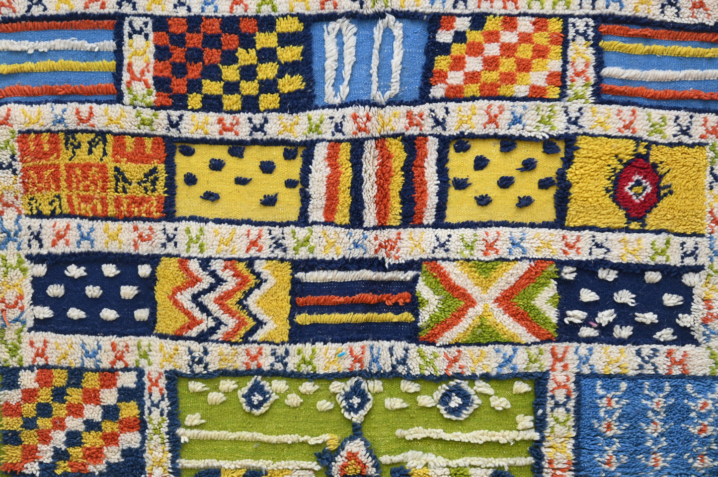 Tapis traditionnel Azilal 235 X 140 Cm