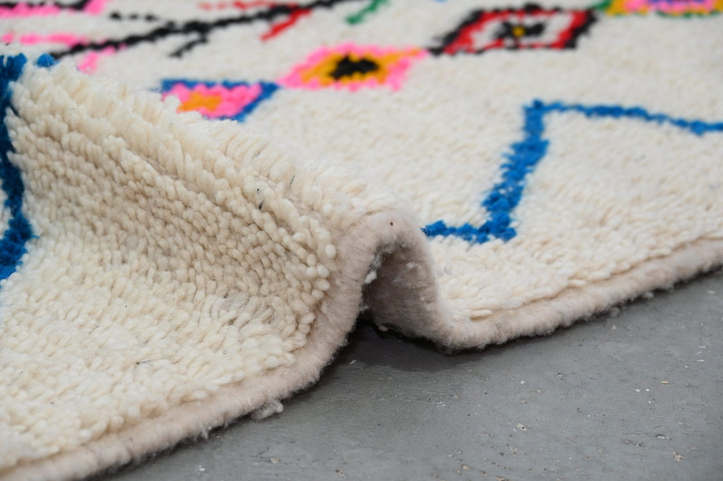 Tapis traditionnel Azilal 243 X 131 Cm