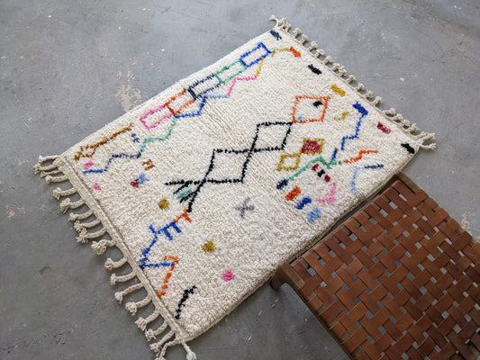 Petit tapis traditionnel Azilal 140 X 106 Cm