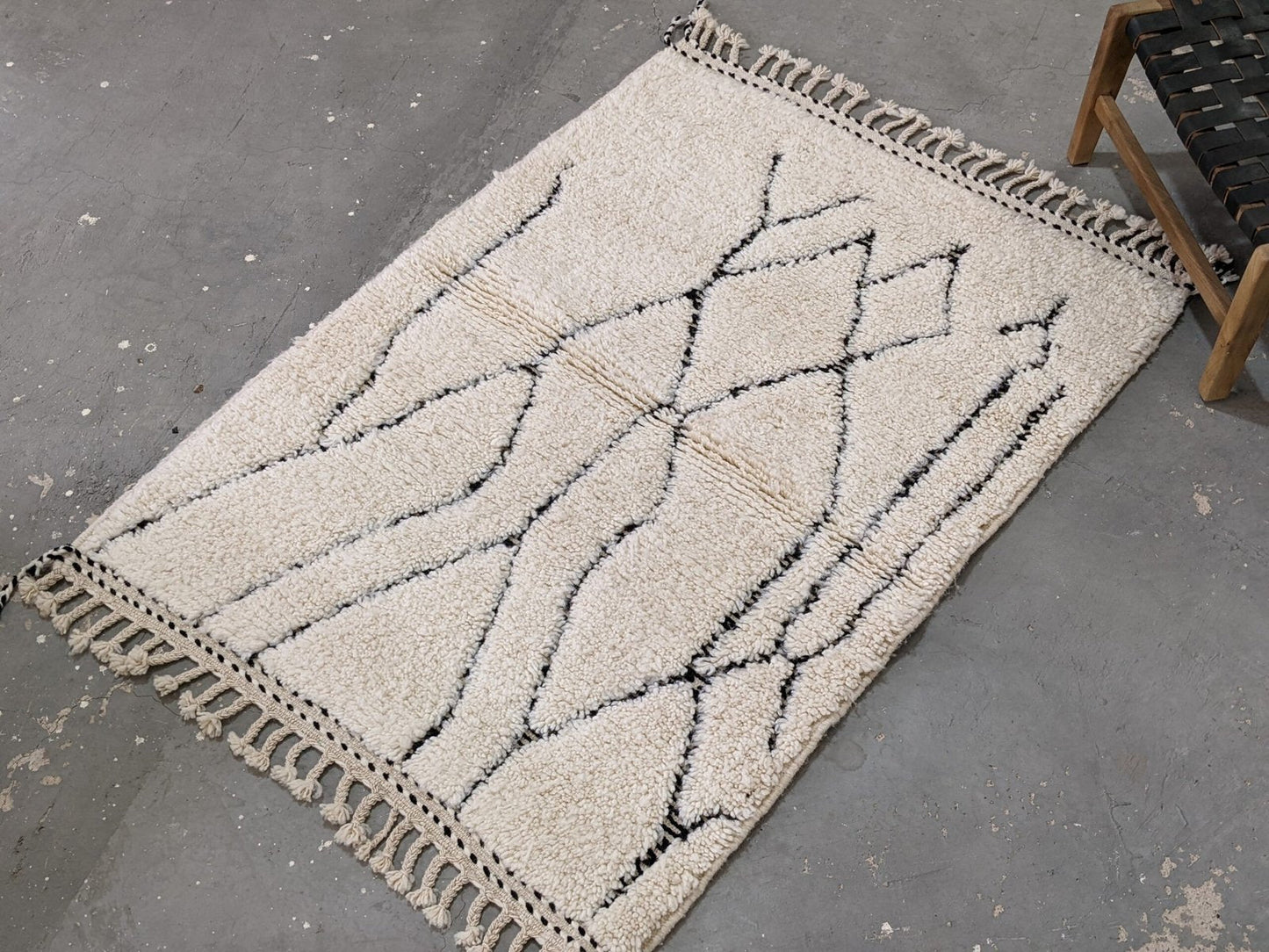 Petit tapis traditionnel Beni Ouarain 152 X 112 Cm